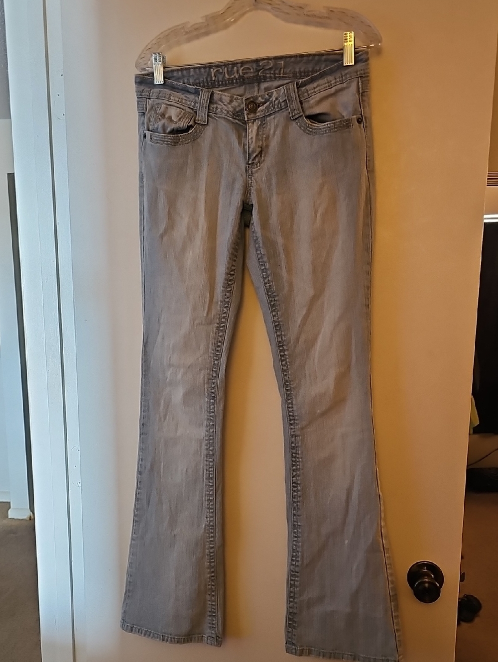 Rue21 Women's Light Gray Flared Jeans